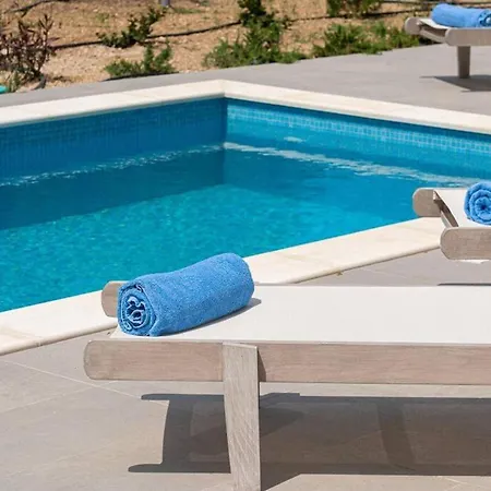 Pessadiana Retreat Relaxing Tranquil Luxurious Villa Pesadha