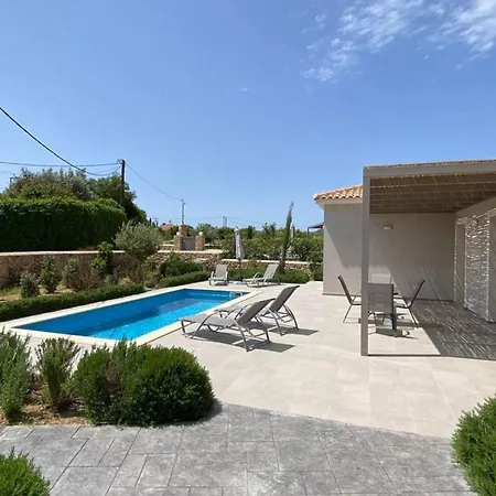 Willa Pessadiana Retreat Relaxing Tranquil Luxurious